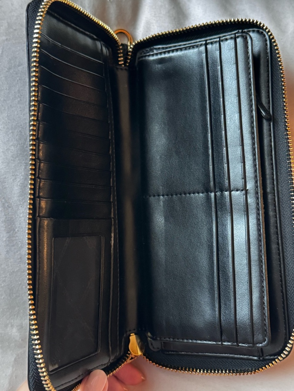 Michael Kors Black Small Tote with Matching Wallet - Picture 8 of 9